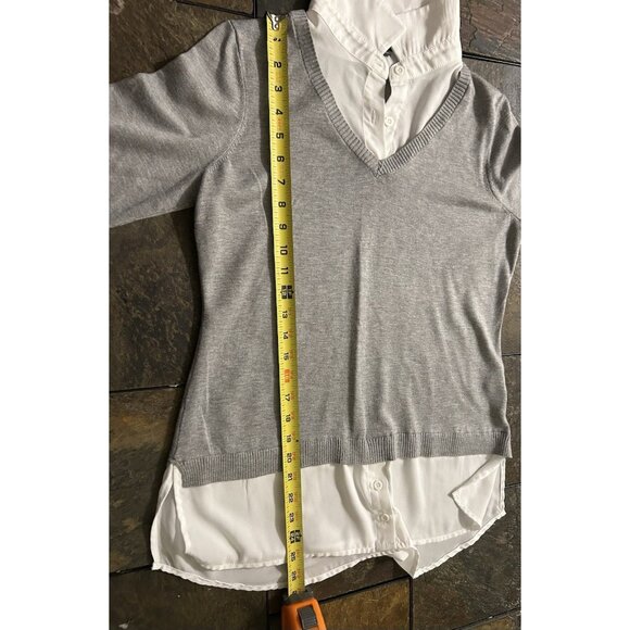 Adrianna papell Women’s V-neck Sweater Vest And Layered Blouse Size Medium - Picture 4 of 12